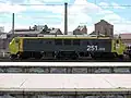 251-015号機側面