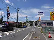 県道上麻生連光寺線沿いにある飲食店群（2012年9月）