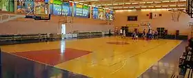 大学の体育館の内観