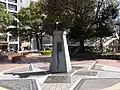 白頭鷲の像