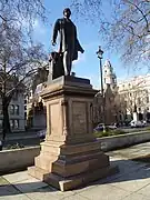 ロンドン・パーラメント・スクエアにあるピール像