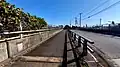 六道辻橋。2009年（平成9年）完成。北側に歩道が設置されている。（2021年10月撮影）