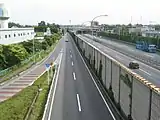 埼玉県川口市、上り方面(右手は東北自動車道)