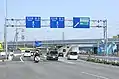 川越町で再び国道23号名四国道を横断。これにより名四国道のバイパスを形成。