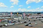 国道105号沿いの大型商業施設