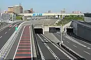 東部と東南部の境となる国道153号交差部(奥の交差道路が環状2号)。国道153号の連絡によって豊田方面と直結。