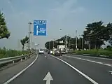 終点四拾坂下交差点付近（国道17号本道高崎側から、右方向は現道深谷・熊谷市街方面）