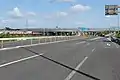 豊明市で国道1号を横断。ここは国道23号名四国道の起点でもあり、この先、名古屋南JCTまで名四国道と並行する。左は名鉄名古屋本線。