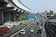国道23号の右端が共和IC流入路で、流入路を直進すると名古屋南ICのオンランプに流入する。
