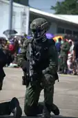 X95を手にするタイ海兵隊員