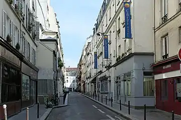 La rue des Messageries, vue depuis la rue du Faubourg-Poissonnière.