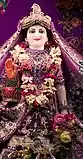 ロサンゼルスのニュー・ドワールカー・クリシュナ寺院（New Dwarka Krishna temple）のクリシュナとルクミニーの像。