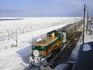 流氷ノロッコ号と流氷(2013年3月)