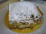 Ryžový nákyp リジョヴィー・ナーキプ（米を砂糖とミルクで煮、果物を加えオーブンで焼いたもの）