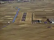 竜ヶ崎飛行場を北側から空撮