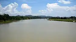 ビンソン県内を流れるチャーボン川