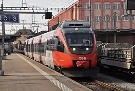 ザンクト・マルグレーテン駅に停車中の列車