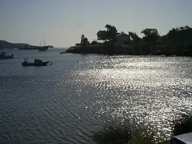 ケア島(Vourkari付近の景色)