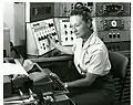 SEACの制御卓にいるEthel Marden（1959年）