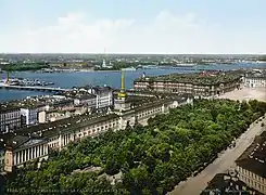 旧海軍省とアレクサンドロフスキー公園の緑地（1900年頃）