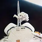 スペースシャトルで操作中のMMU。