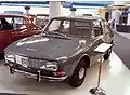 「SAAB・ダイハツ」として展示されている99のプロトタイプ。