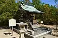 境内の鐘栄稲荷神社