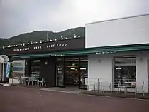 (旧)Re SPOT 佐波川SA店(山口県防府市)NEXCOとの契約終了に伴い、現在はセブンイレブンにリブランド済。
