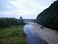 扇状地扇端部の再湧水地点付近より下流側を望む。