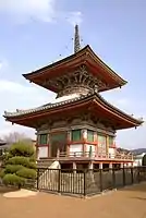 酒見寺多宝塔(重文)