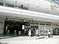 正面口入口付近（2011年11月）
