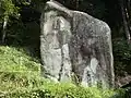 左上が薬師如来、右下は弘法大師の摩崖仏
