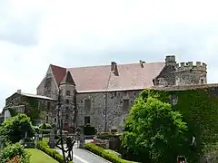 城