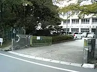 正門