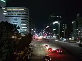 セントラルブリッジから夜の桜通を望む（東方向）。（中区丸の内、2014年（平成26年）3月）