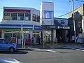 東口(2004年11月27日撮影)