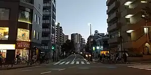 桜坂桧原線、赤坂二丁目交差点の南側(赤坂三丁目)