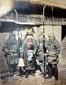 侍風の男たちと鎖帷子（1870年代）
