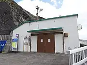 三宝港落石防護施設（三宝港旅客船待合室併設）