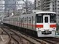 1次車・5000編成（スカート更新前）