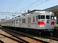 アルミ車に合わせた灰色塗装の3600形3619号車（藤江駅）