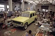 サントメ市内の市場。