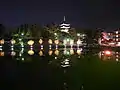 猿沢池に映る五重の塔