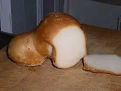 燻製したスカモルツァ(scamorza affumicata)