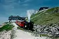 シャフベルク線の山頂駅付近を走行するオーストリア国鉄時代の999.2形