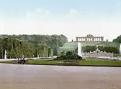 庭園から見上げるグロリエッテ(1900年)