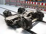 中間車体の付随台車