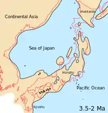 鮮新世後期 - 更新世前期には、日本海の拡大は終息して島孤は現在に近い配置になっている。(3.5-2 Ma)