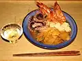 調理例 イイダコとクルマエビの鍋物(日本、味噌仕立て)