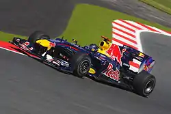 2010年イギリスGPにおいてセバスチャン・ベッテルがドライブするRB6